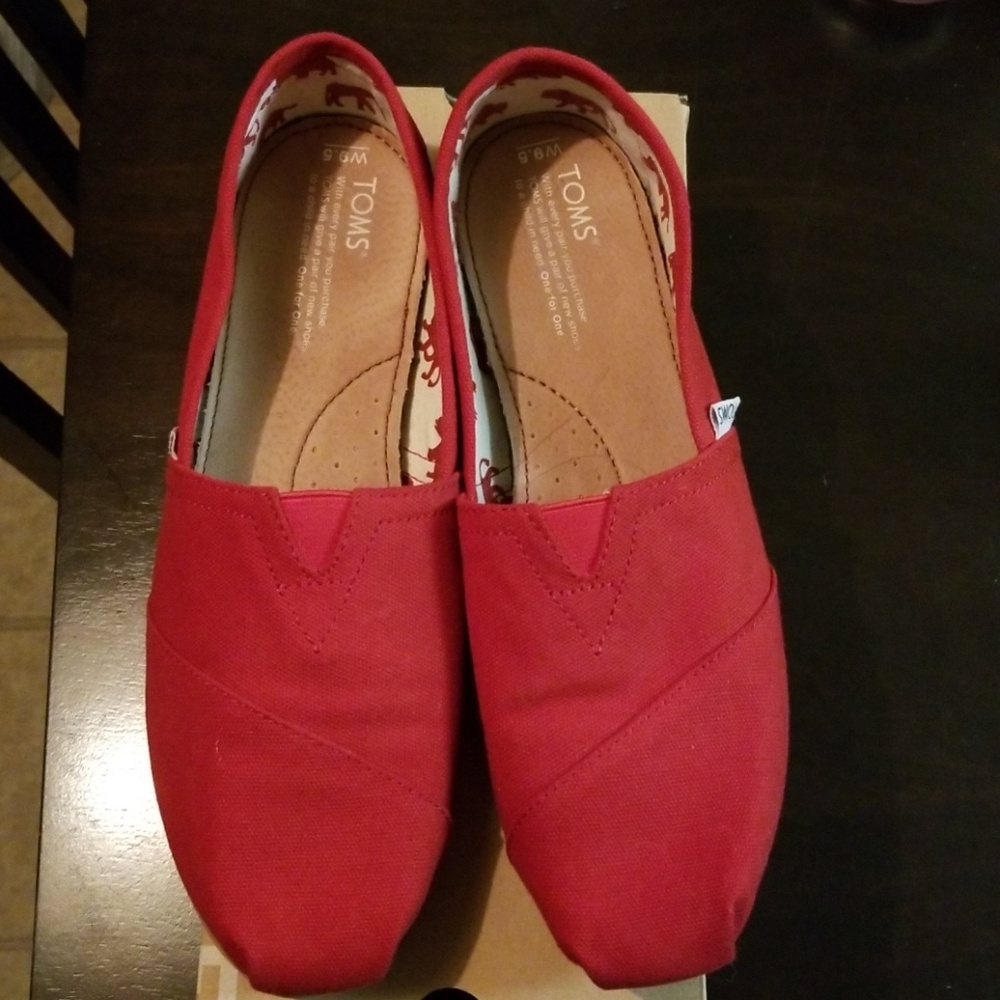 Toms